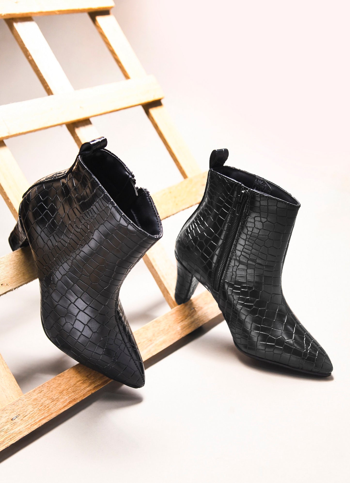 Women Black Casual Boots
