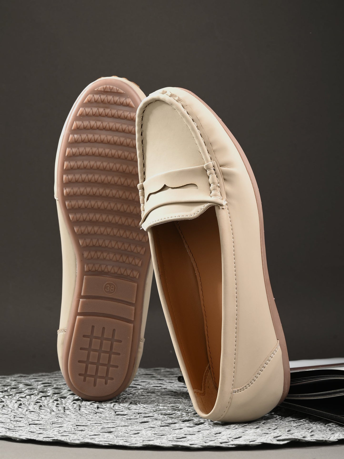 Women Off-White Ballerinas Textured Round Toe Loafers