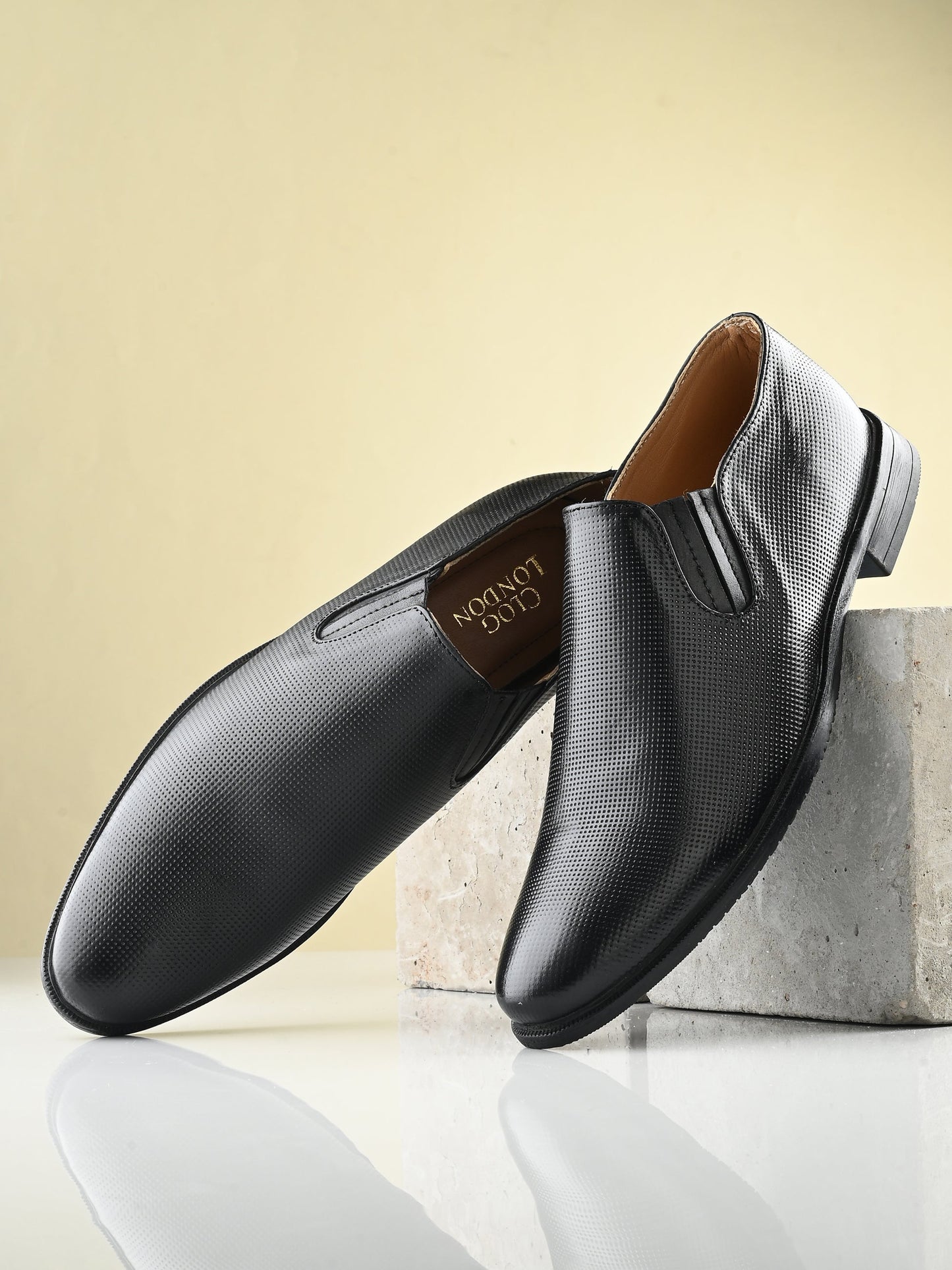 Men's Textured Leather Formal Slip-On Derby Shoes