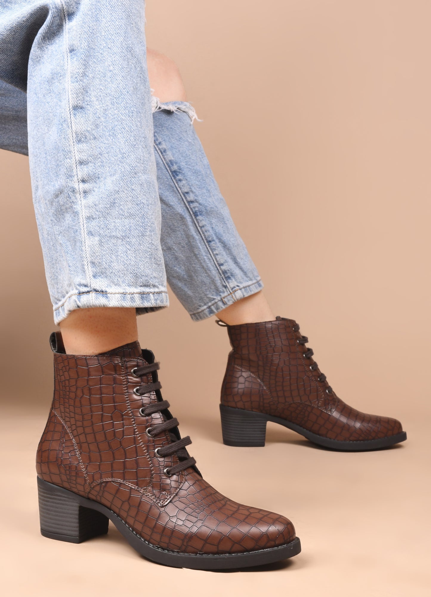 Women Black Lace-up-Ankle Boots