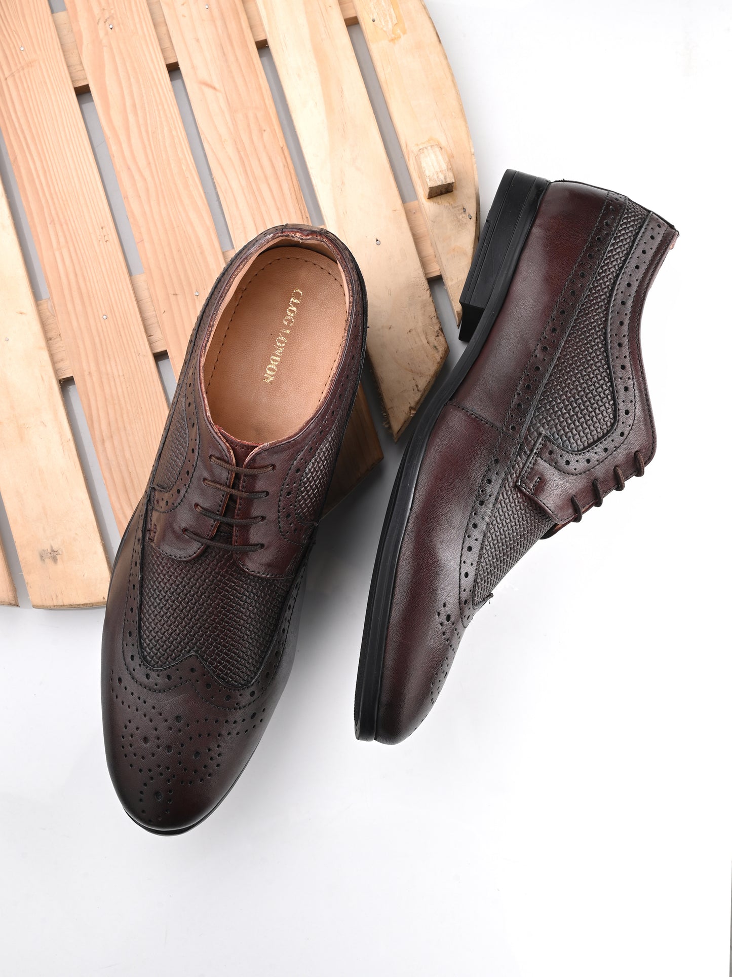 Men's Perforated Leather Formal Brogue Shoes