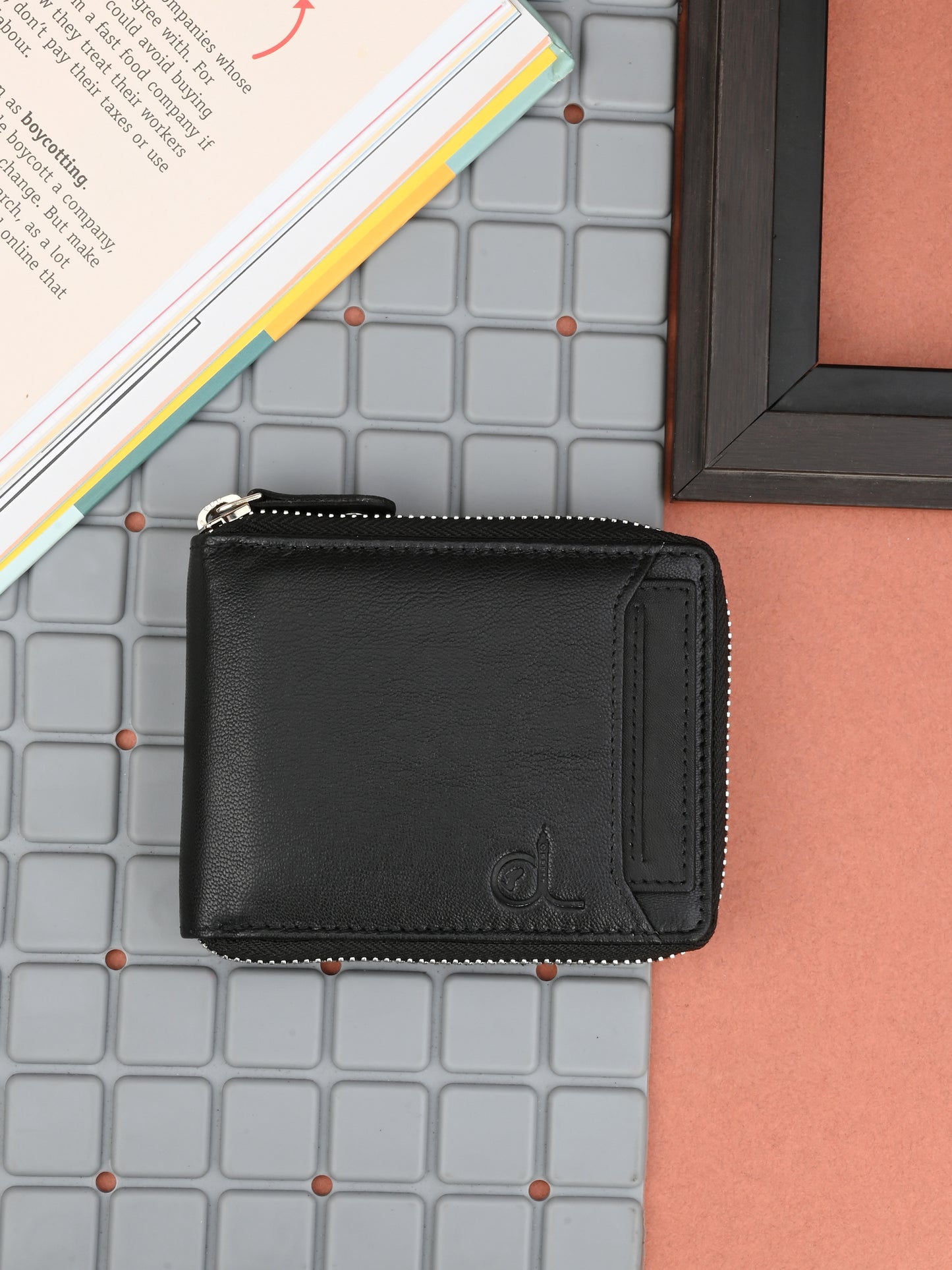 Men's Black Solid Zip Closure Wallets