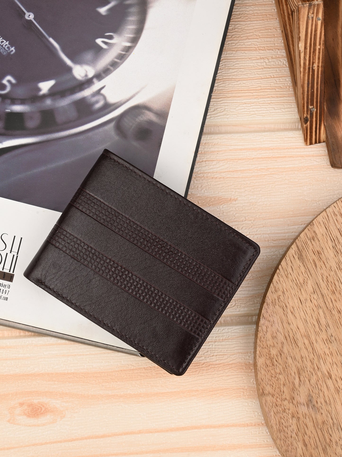 Men's Textured Leather Two-Fold Wallet
