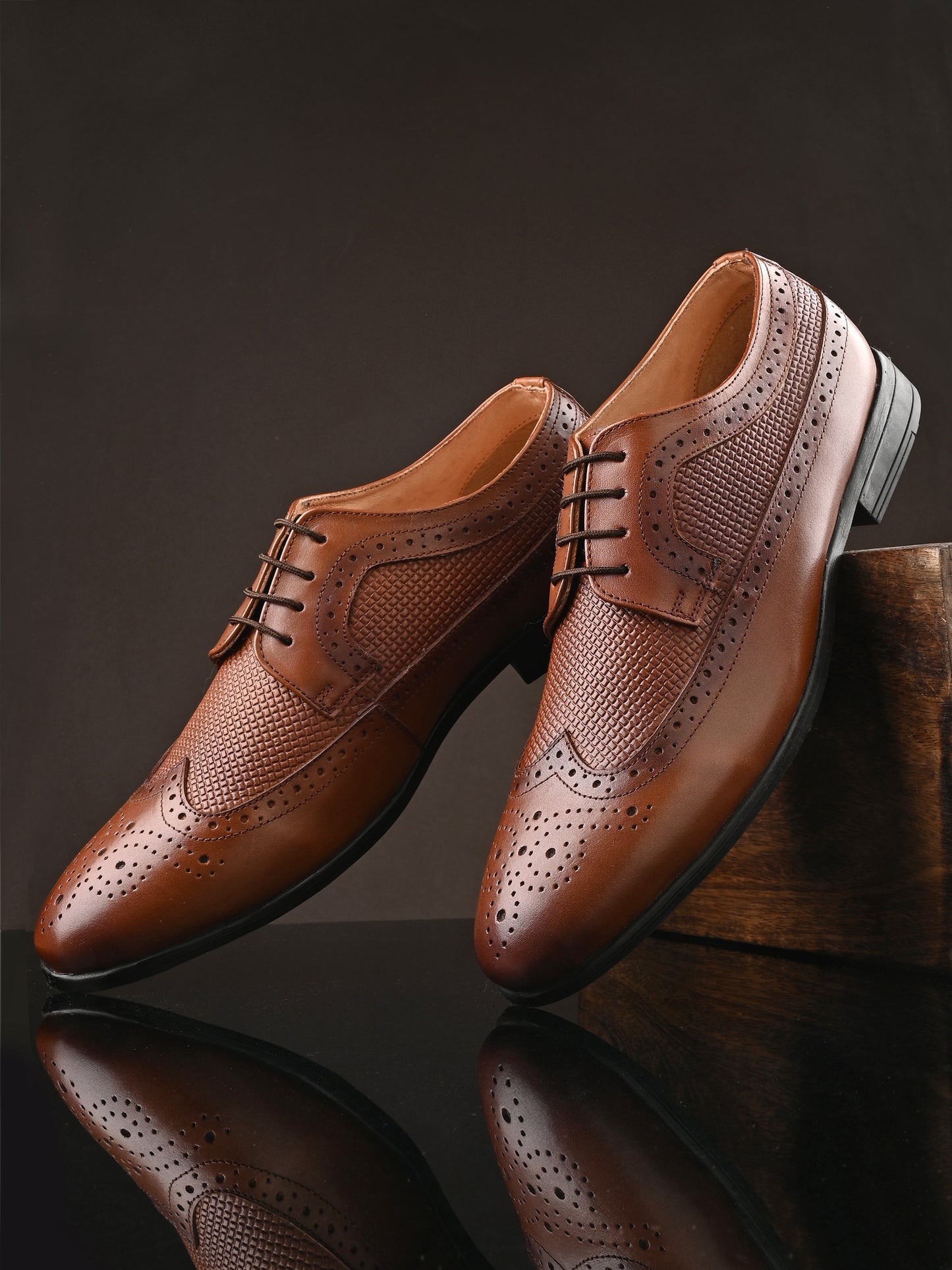 Men's Perforated Leather Formal Brogue Shoes