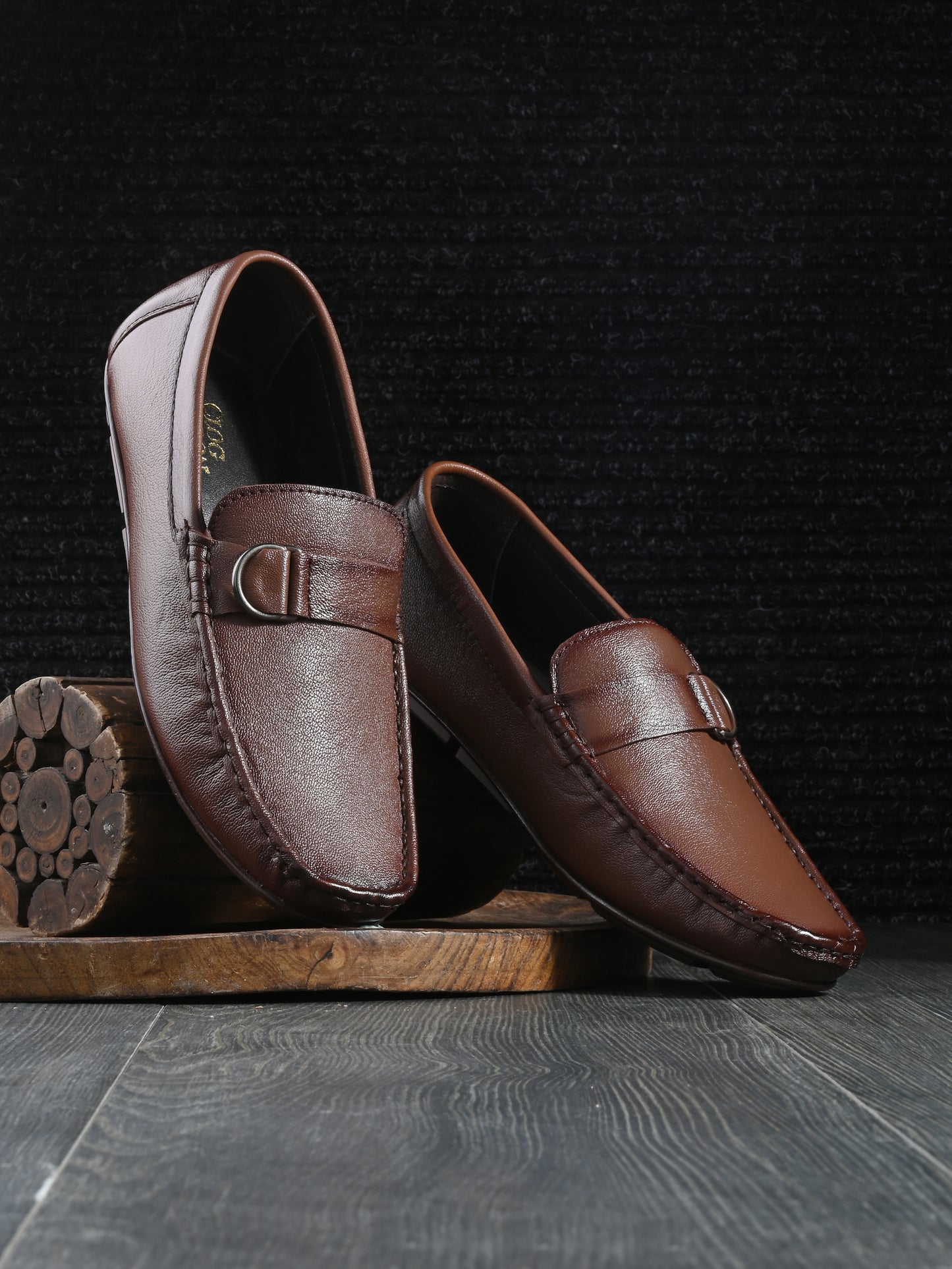 Men Textured Leather Loafers