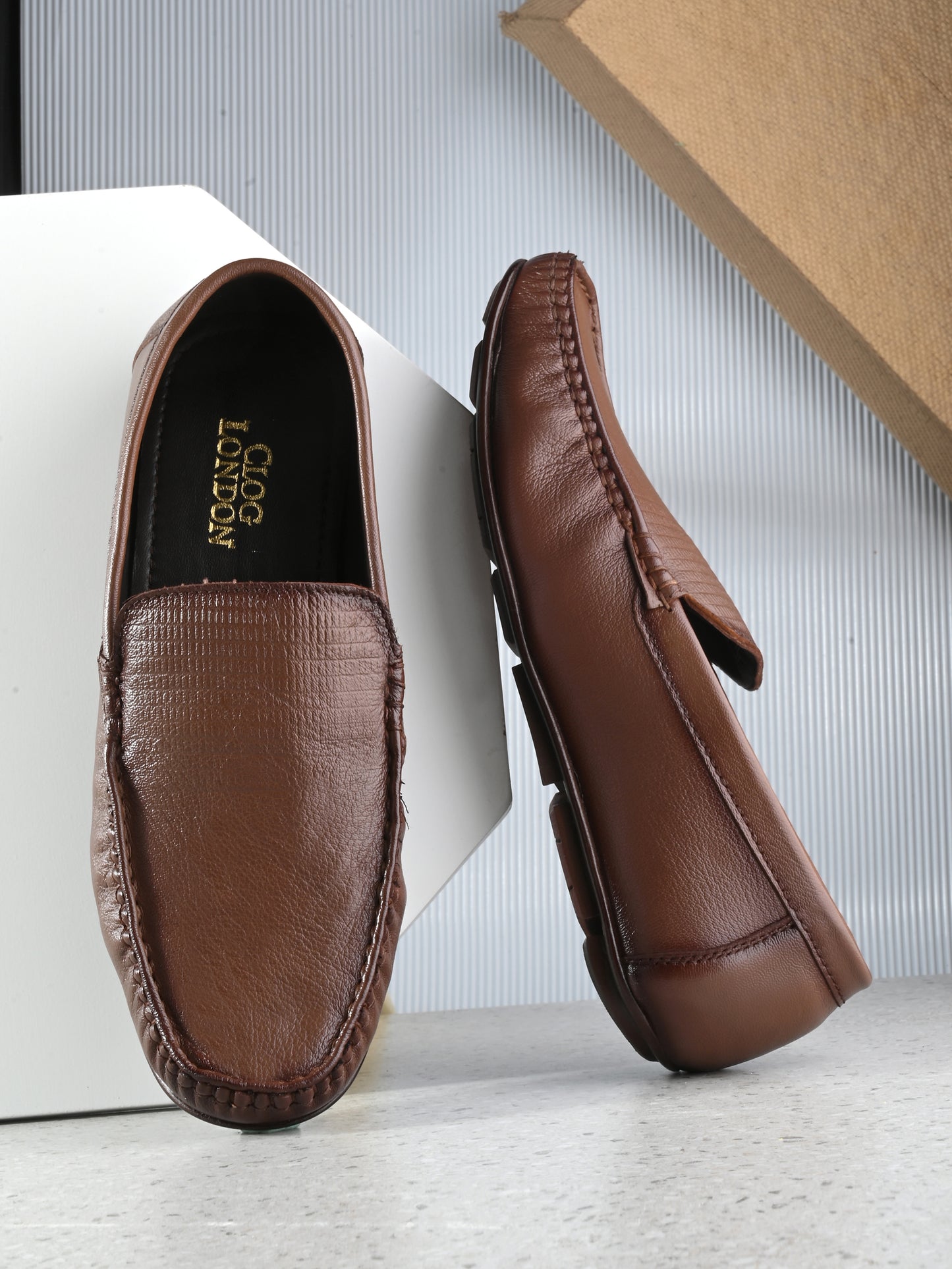 Men Textured Leather Loafer Shoes
