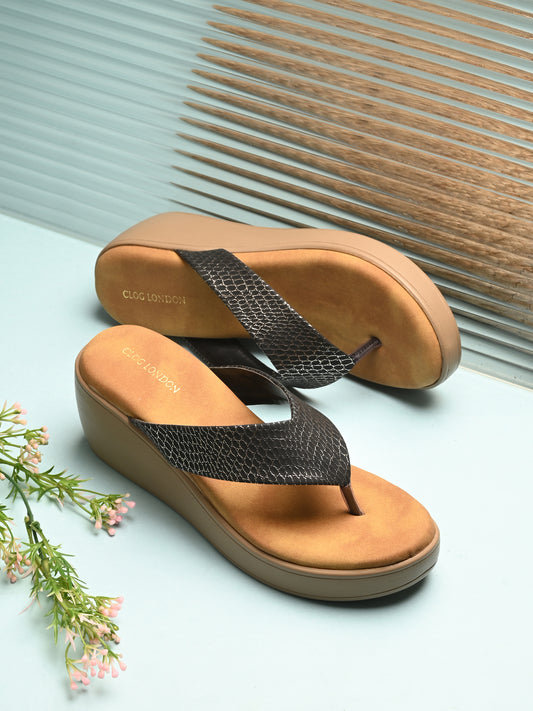 Women Black Wedges Heeled