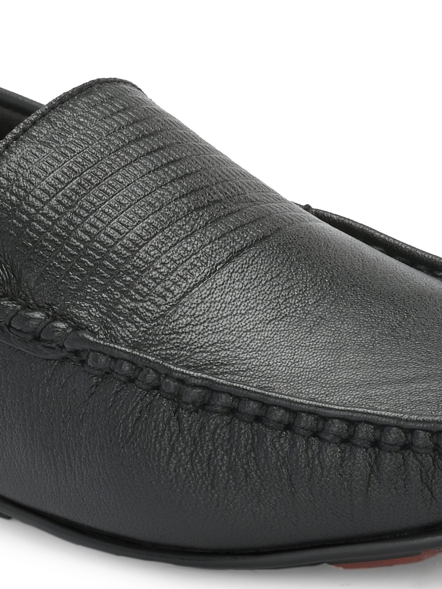 Men Textured Leather Loafer Shoes