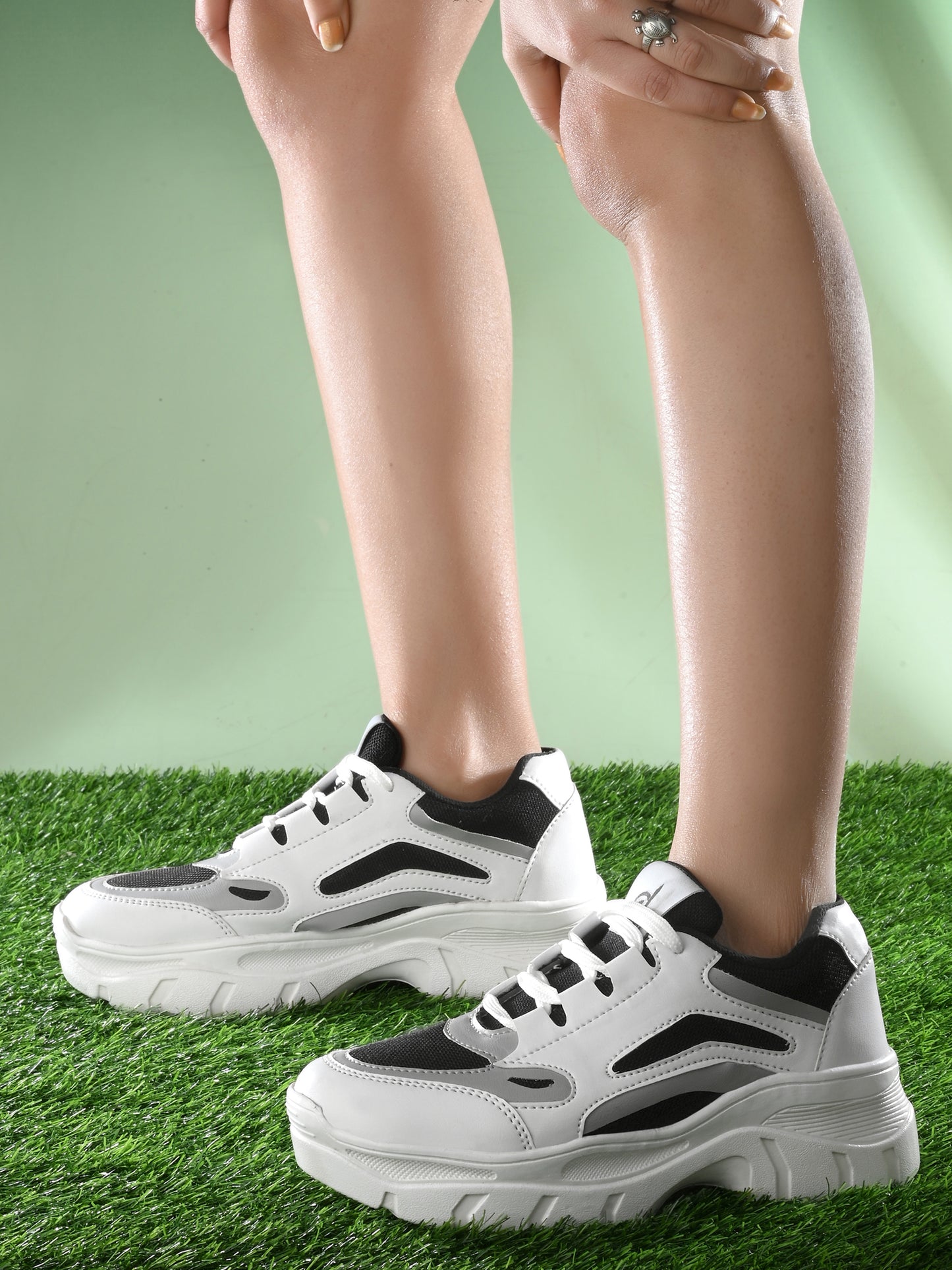 Women White & Black Sport Shoes