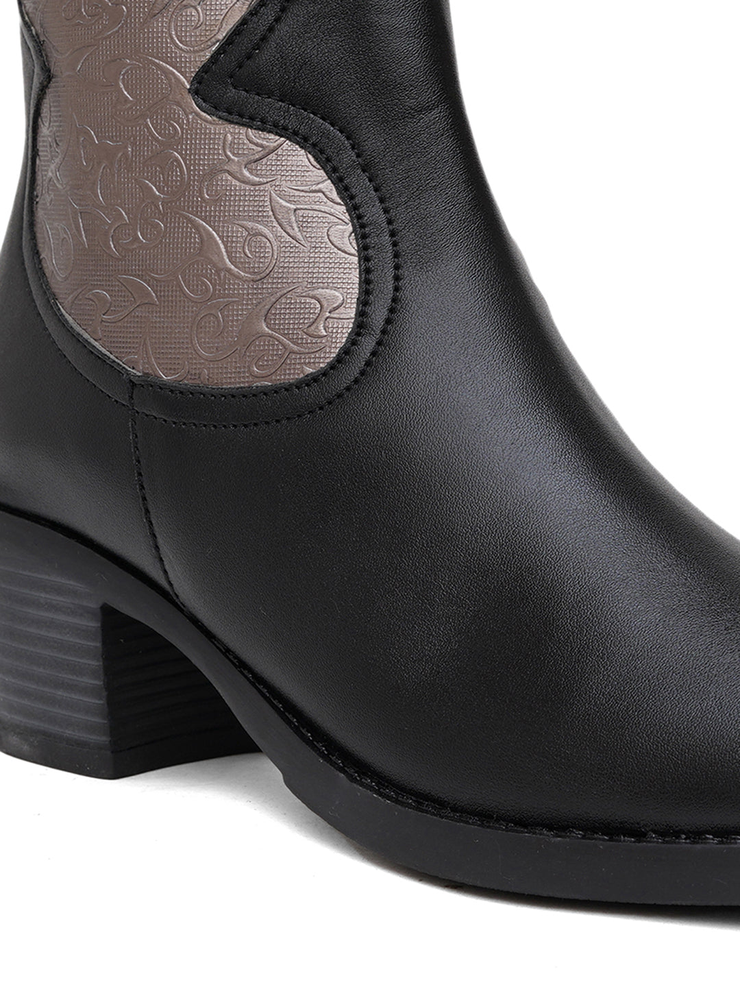 Women Black Textured Round Toe Winter Boots