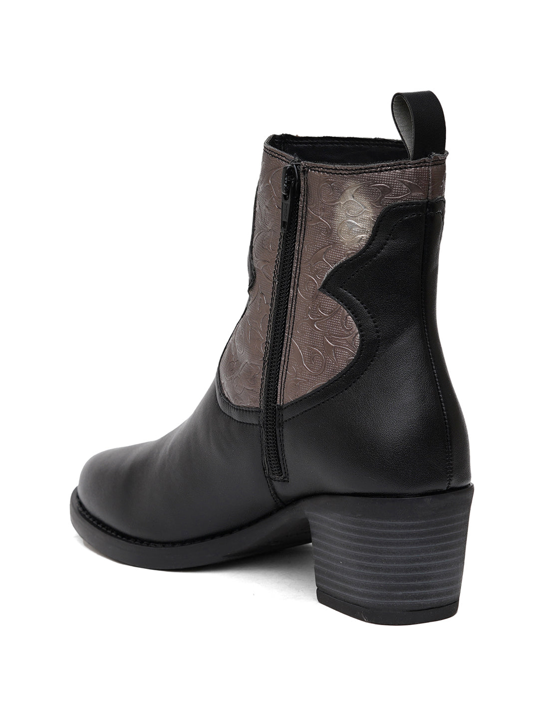 Women Black Textured Round Toe Winter Boots
