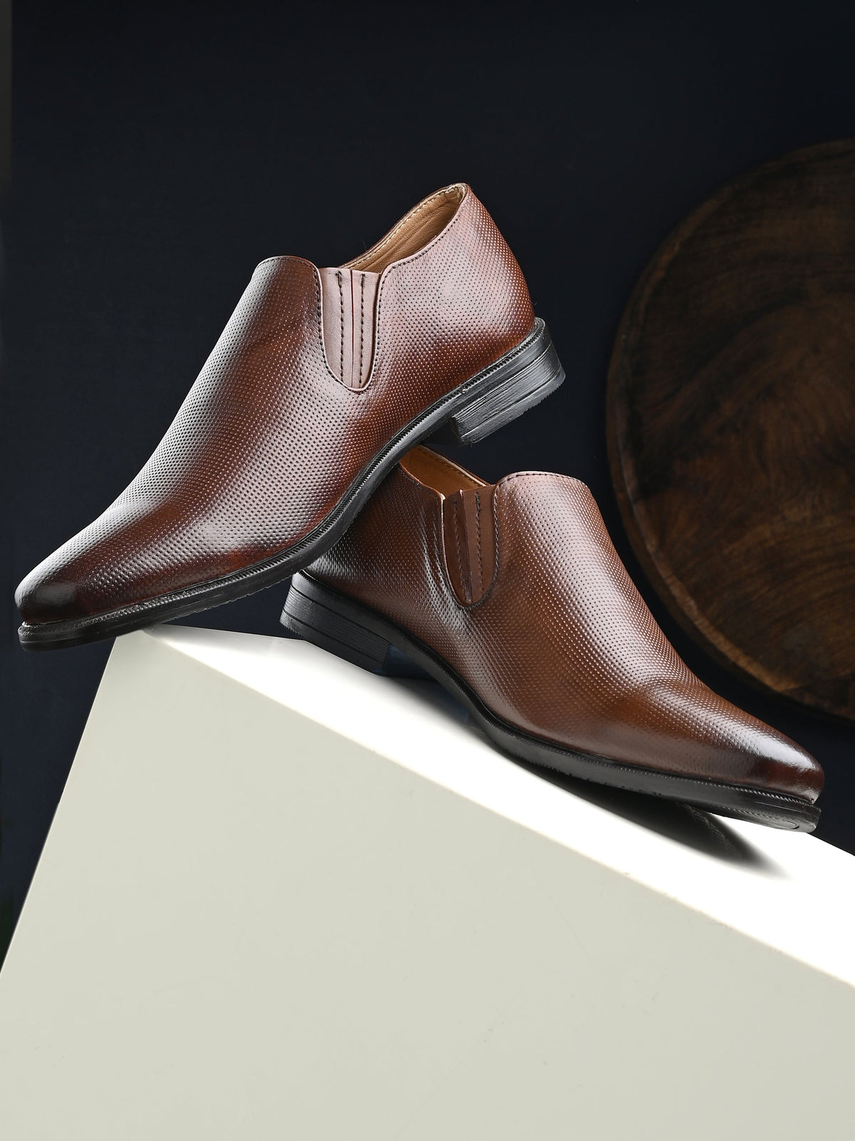 Men's Textured Leather Formal Slip-On Derby Shoes