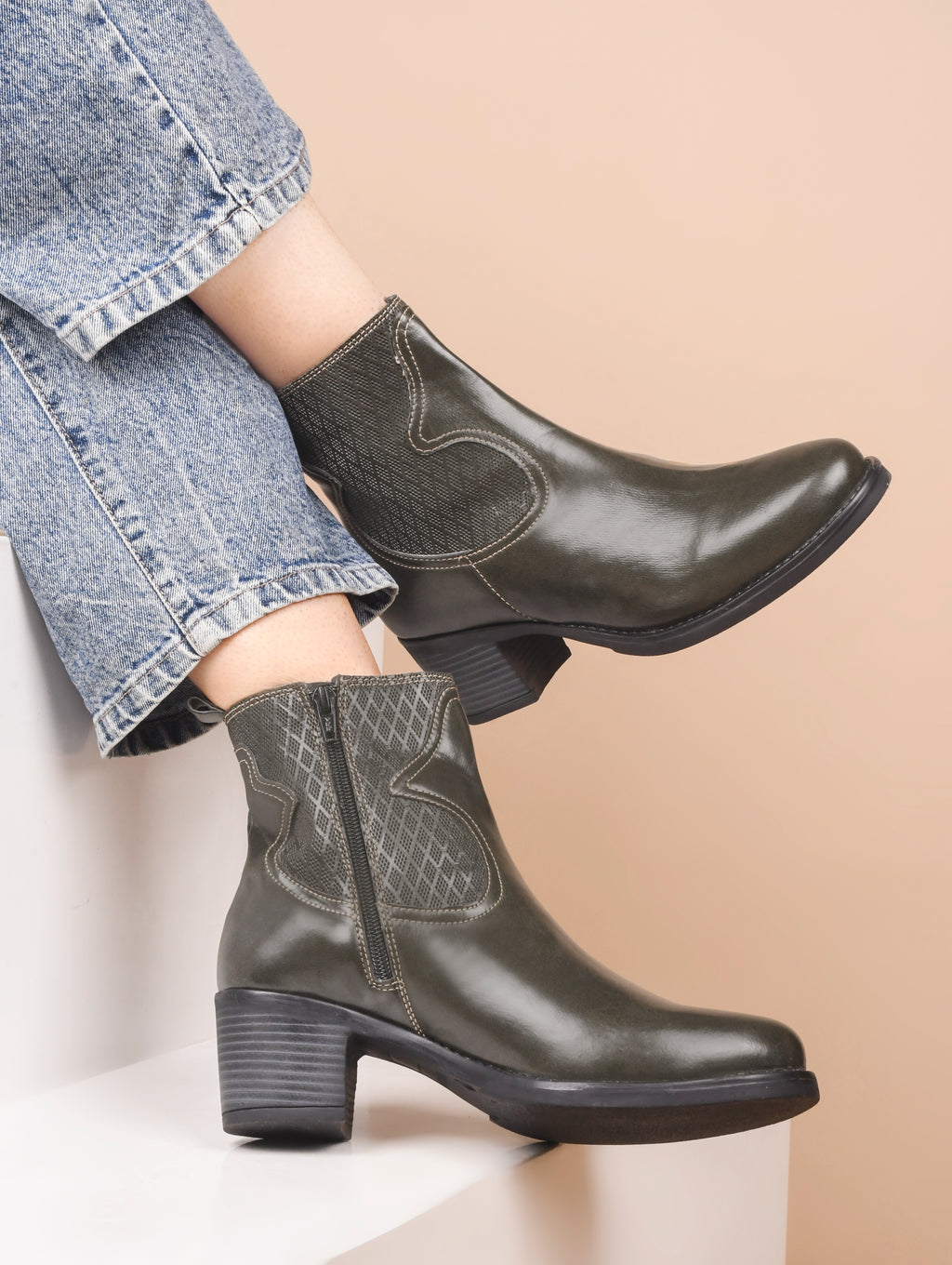 Women Leather Round Toe Boots