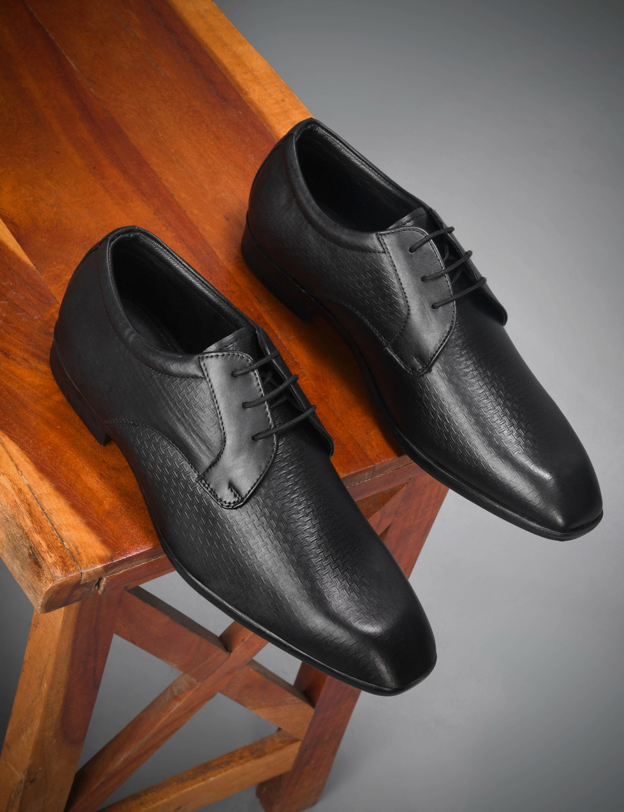 Men’s Modern Black Derby Shoes