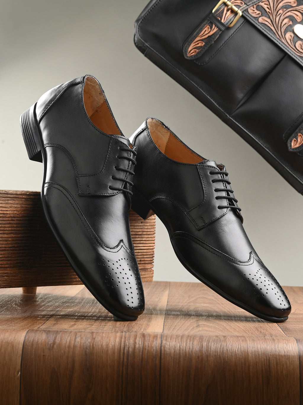 Men's Perforated Leather Formal Brogue Shoes