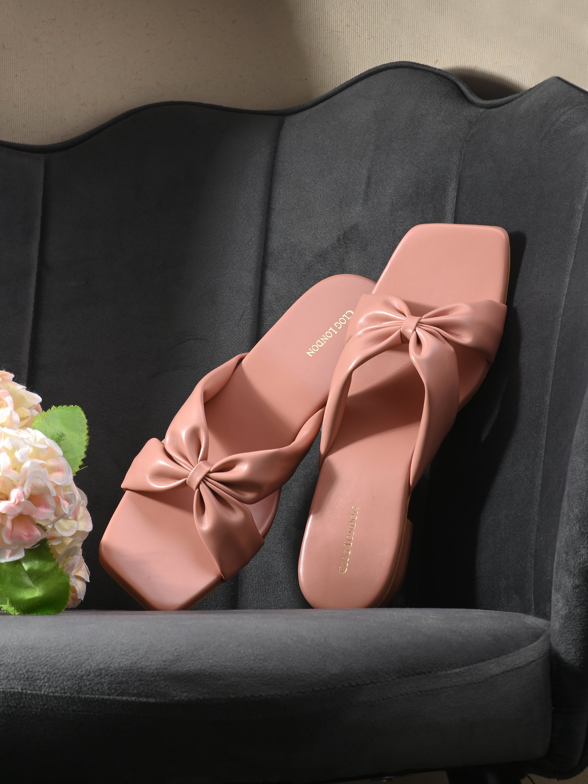 Women Off-White Strap Flats