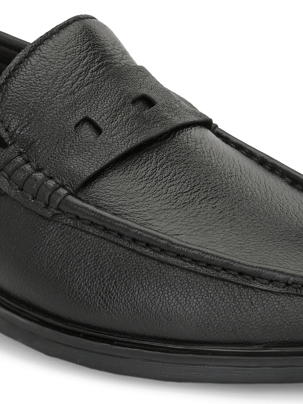 Men Textured Leather Loafer Shoes