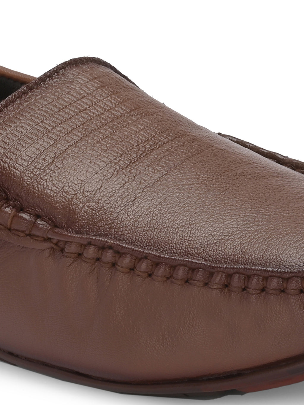 Men Textured Leather Loafer Shoes