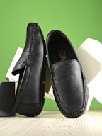 Men Textured Leather Loafer Shoes