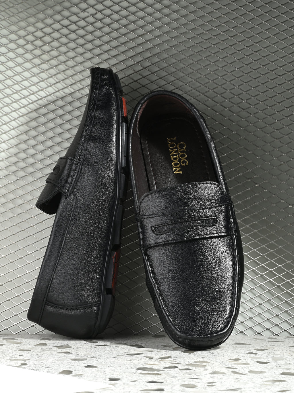 Men Textured Leather Lightweight Loafer Shoes