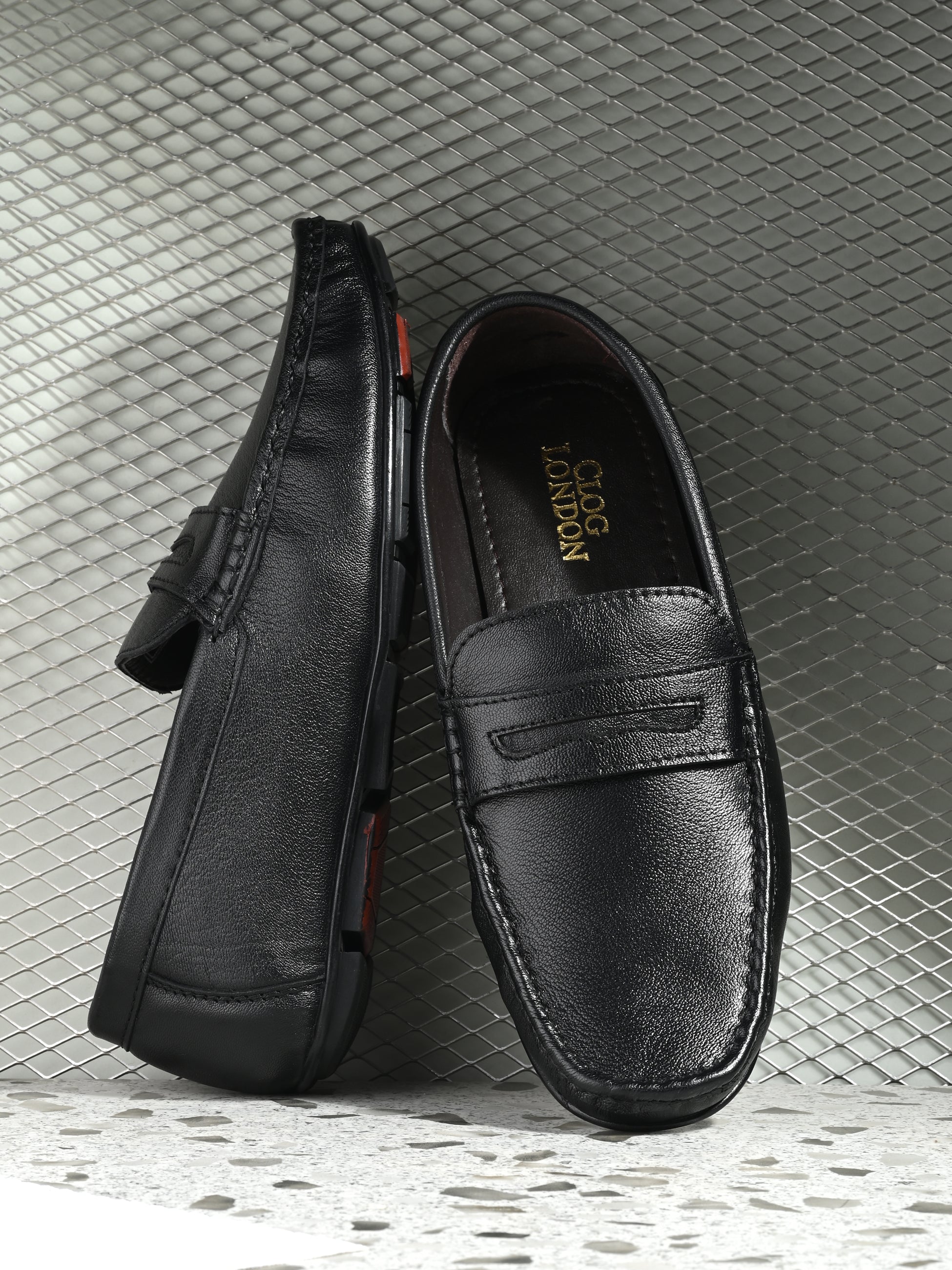 Men Textured Leather Lightweight Loafer Shoes