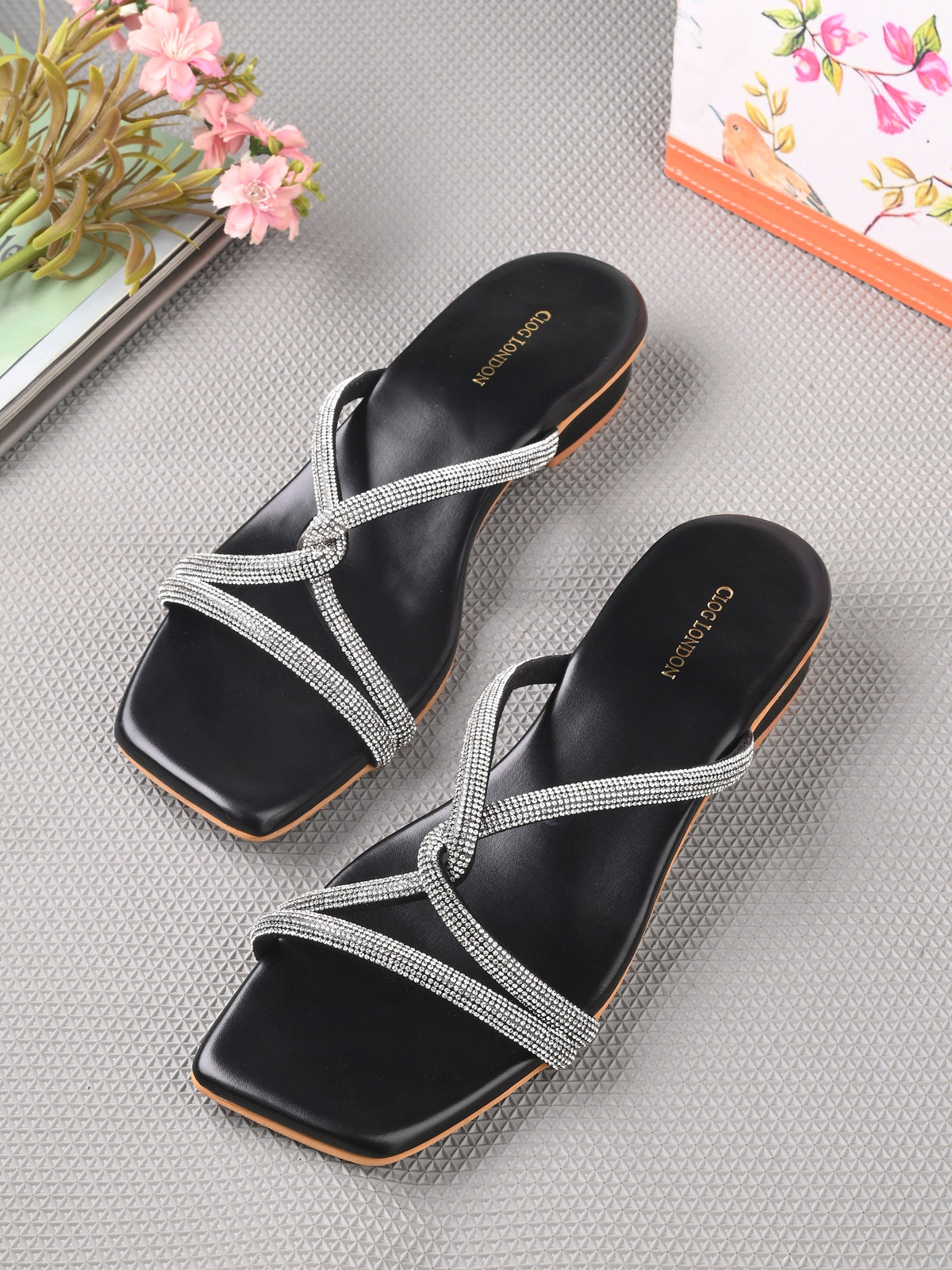 Women Black Flat Heels Sandals
