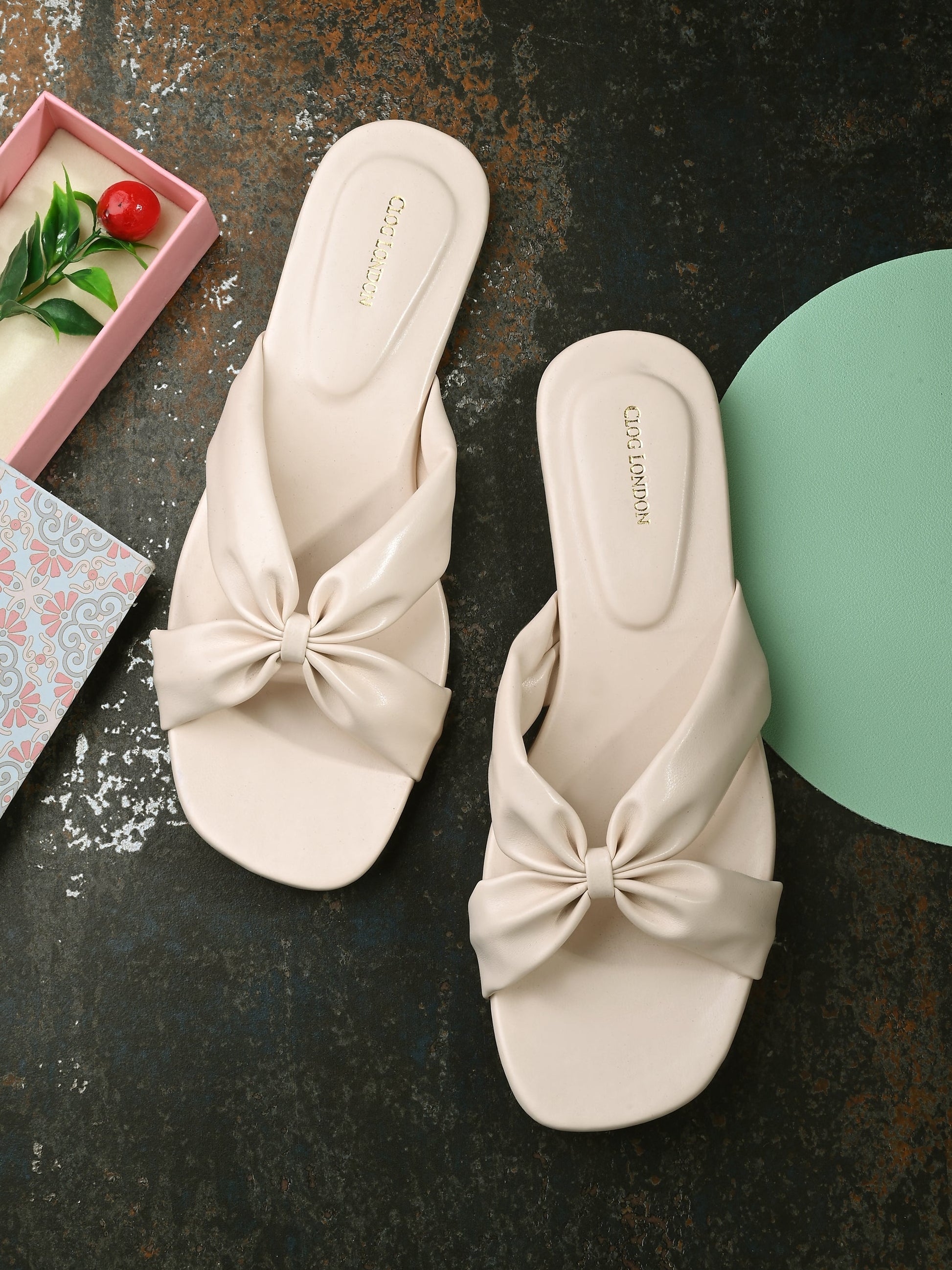 Women flats CLOG LONDON