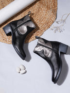 Women Black Textured Round Toe Winter Boots